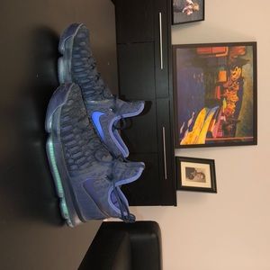 Kevin Durant Nike’s in obsidian